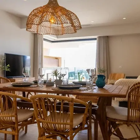 Jardinana Azalea - Gorgeous 3 Bedroom Close To The